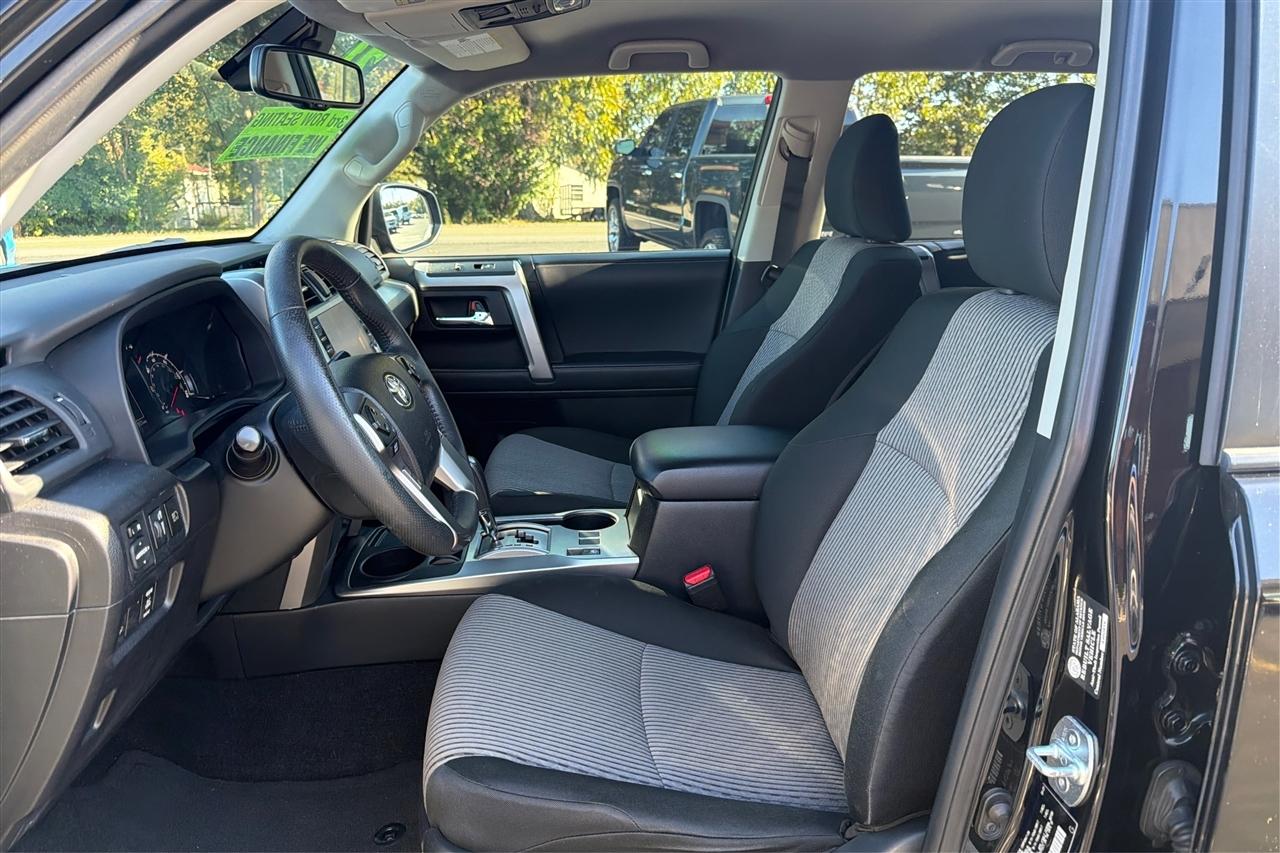 Toyota 4Runner SR5 4D SUV RWD V6 2021