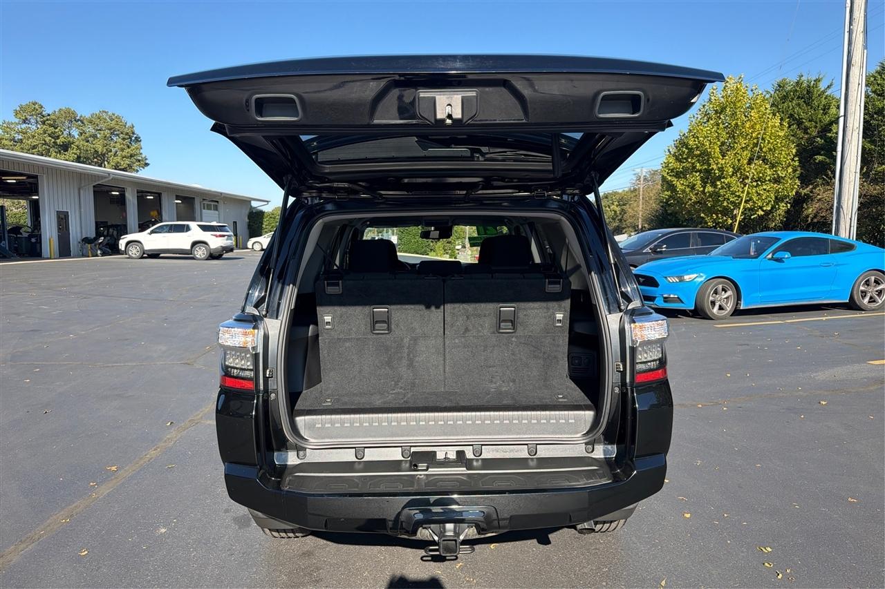 Toyota 4Runner SR5 4D SUV RWD V6 2021
