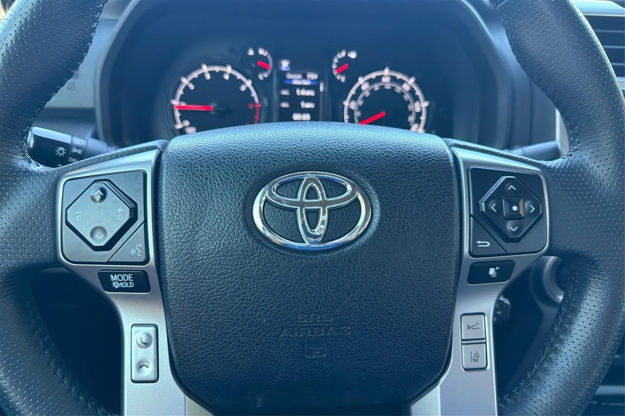 Toyota 4Runner SR5 4D SUV RWD V6 2021