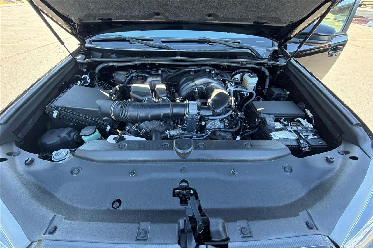 Toyota 4Runner SR5 4D SUV RWD V6 2021