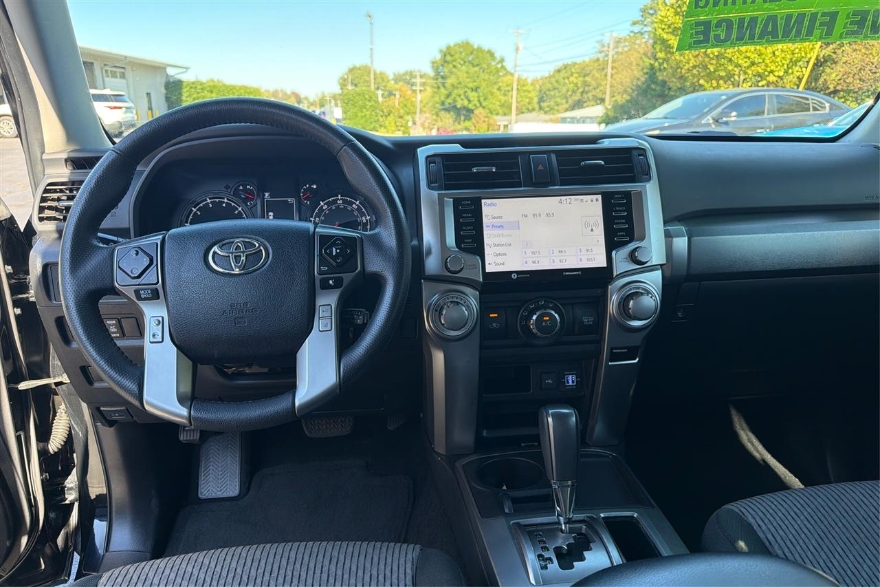 Toyota 4Runner SR5 4D SUV RWD V6 2021