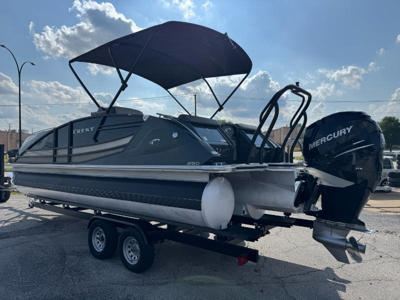 Crest Pontoons Savannah  2018
