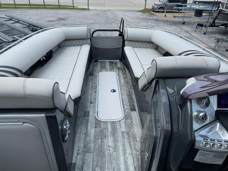 Crest Pontoons Savannah  2018