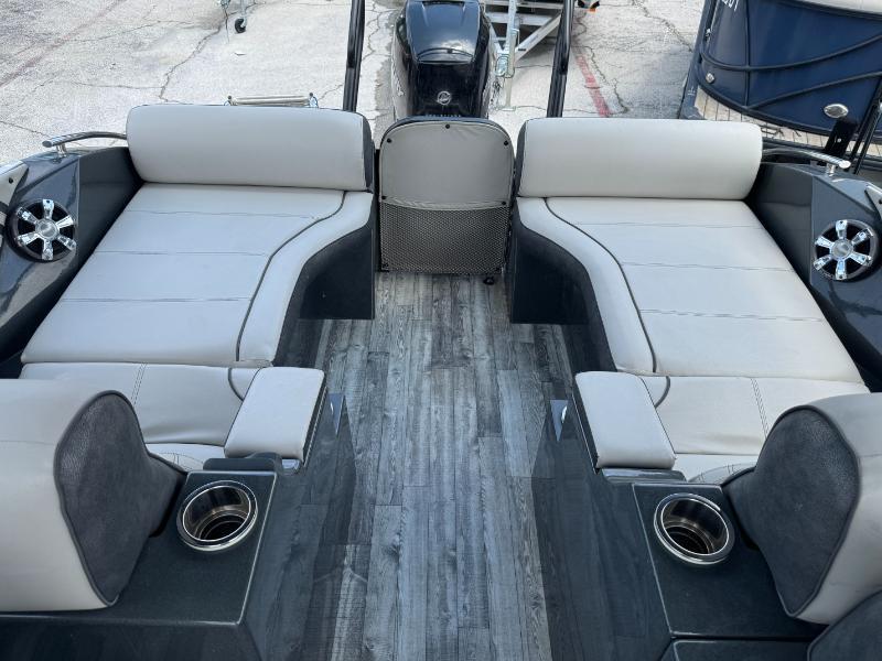 Crest Pontoons Savannah  2018
