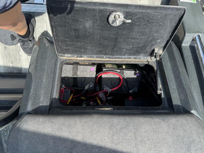 Crest Pontoons Savannah  2018