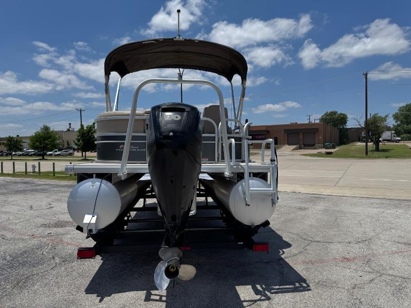 Sun Tracker Party Barge 20 DLX  2019