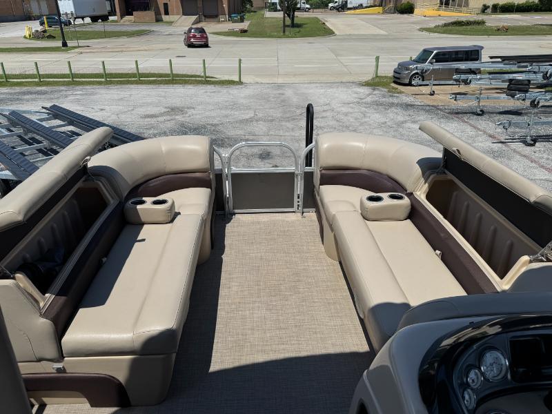 Sun Tracker Party Barge 20 DLX  2019