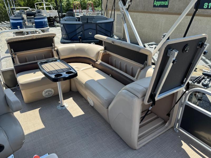 Sun Tracker Party Barge 20 DLX  2019