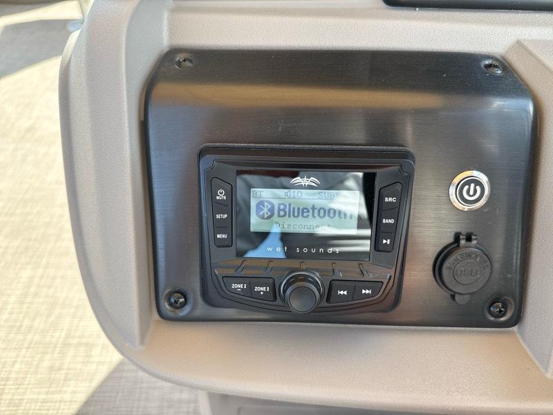 Sun Tracker Fishing Barge 22 DLX Base 2024