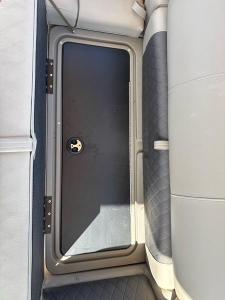 Sun Tracker Fishing Barge 22 DLX Base 2024