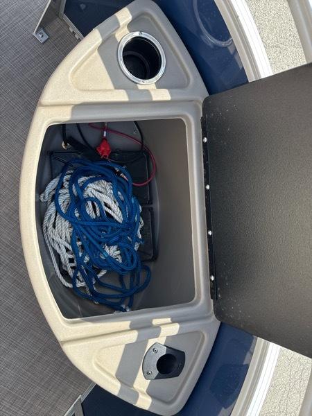 Sun Tracker Fishing Barge 22 DLX Base 2024