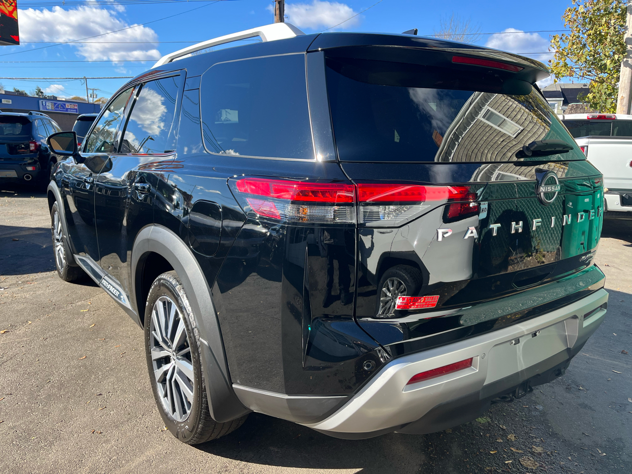 Nissan Pathfinder Platinum 4WD 2022