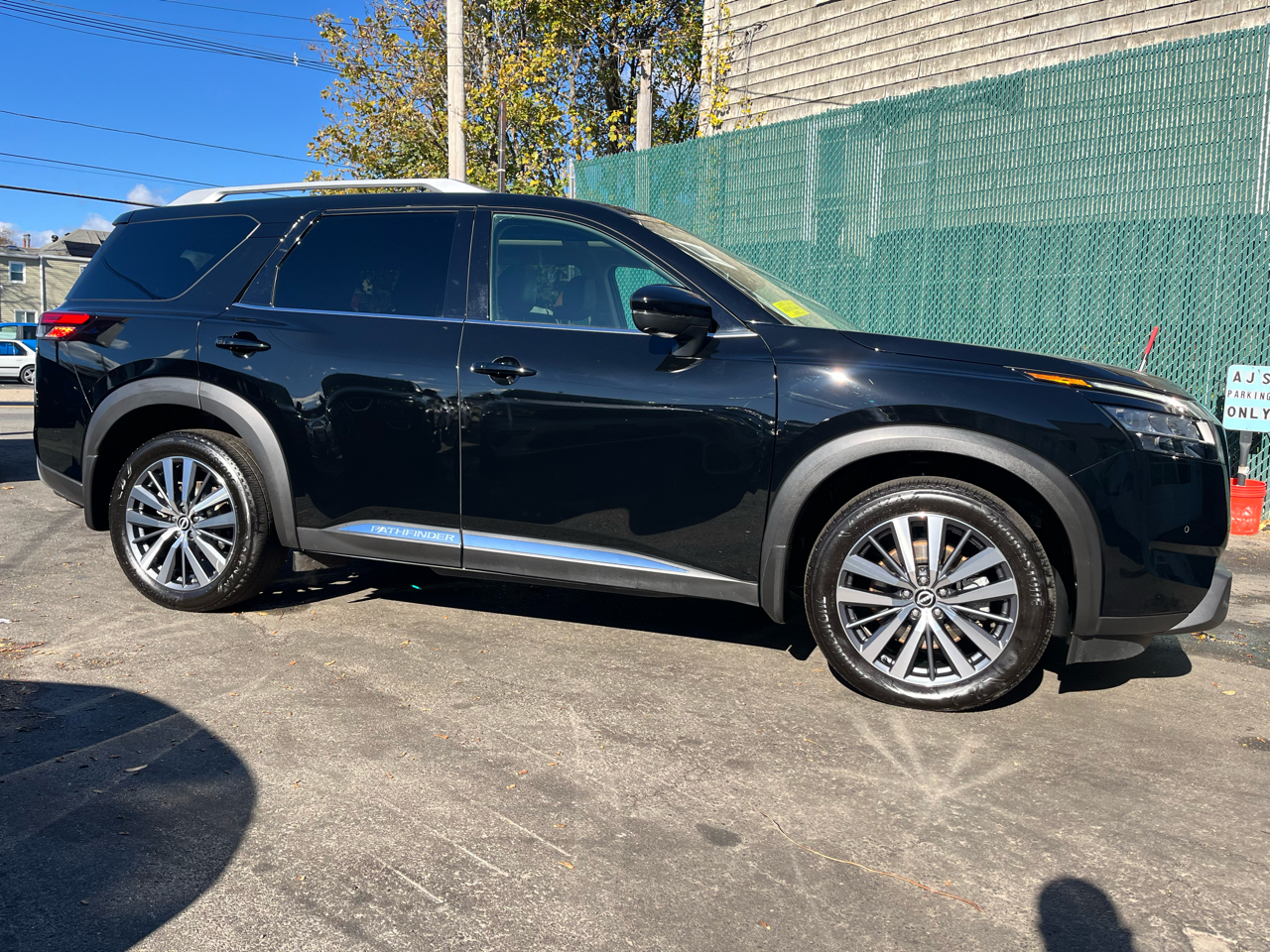Nissan Pathfinder Platinum 4WD 2022