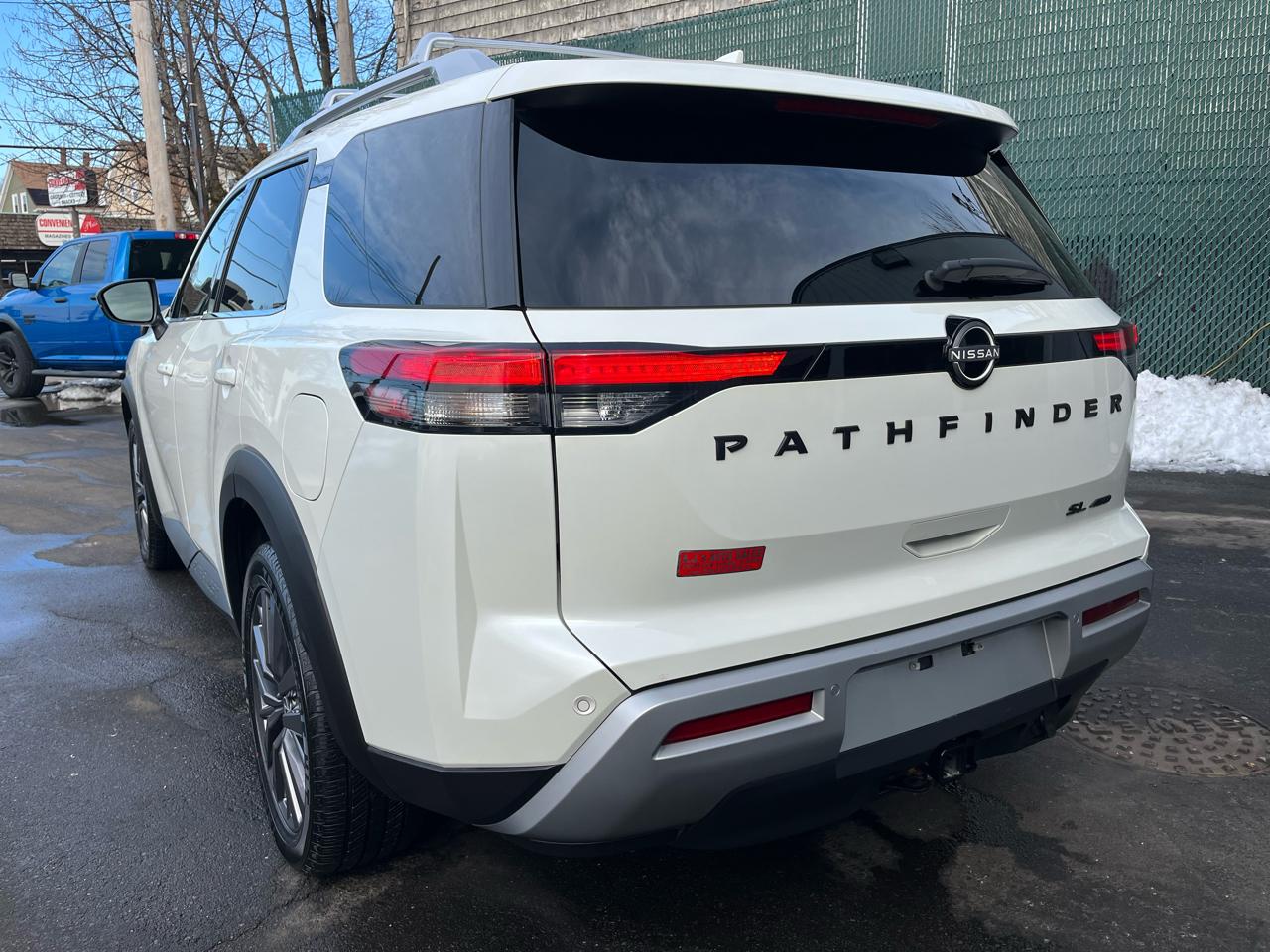 Nissan Pathfinder SL 4WD 2023