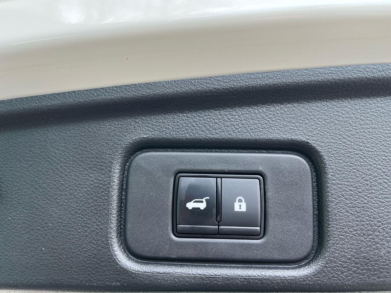 Nissan Pathfinder SL 4WD 2023