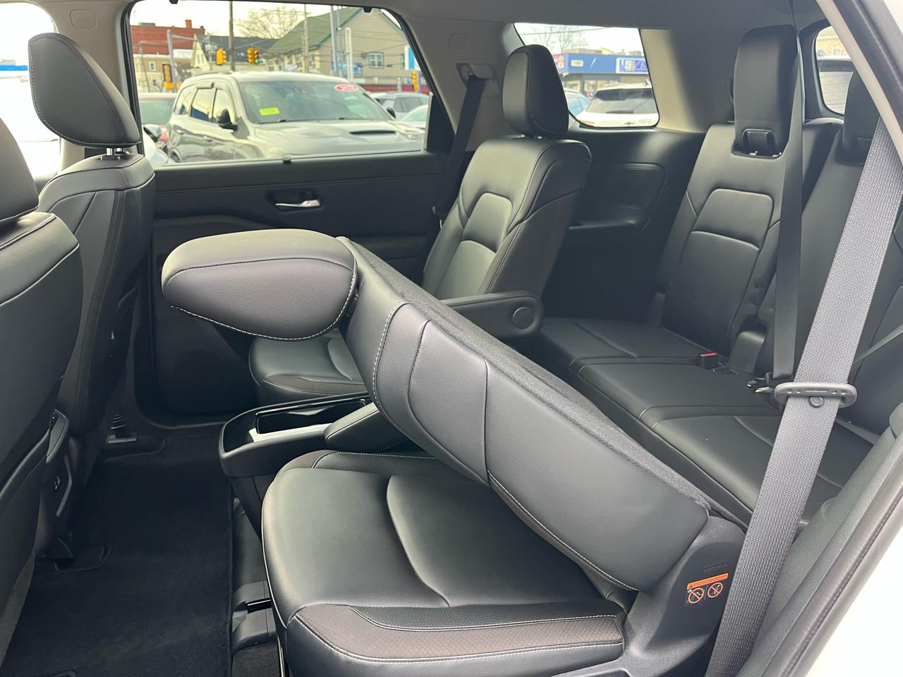 Nissan Pathfinder SL 4WD 2023