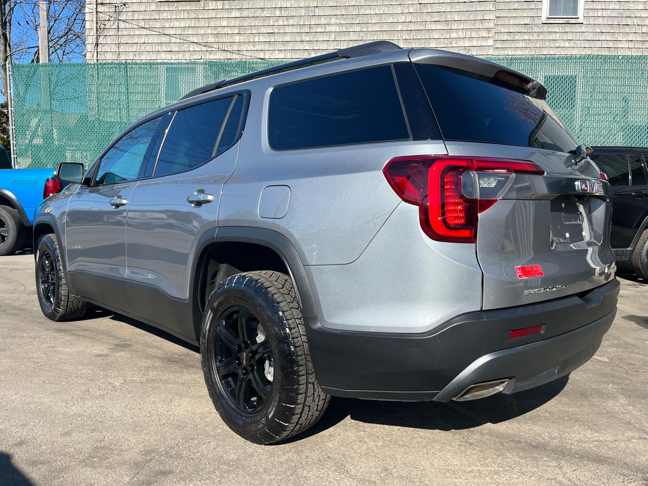 GMC Acadia AWD 4dr AT4 2023