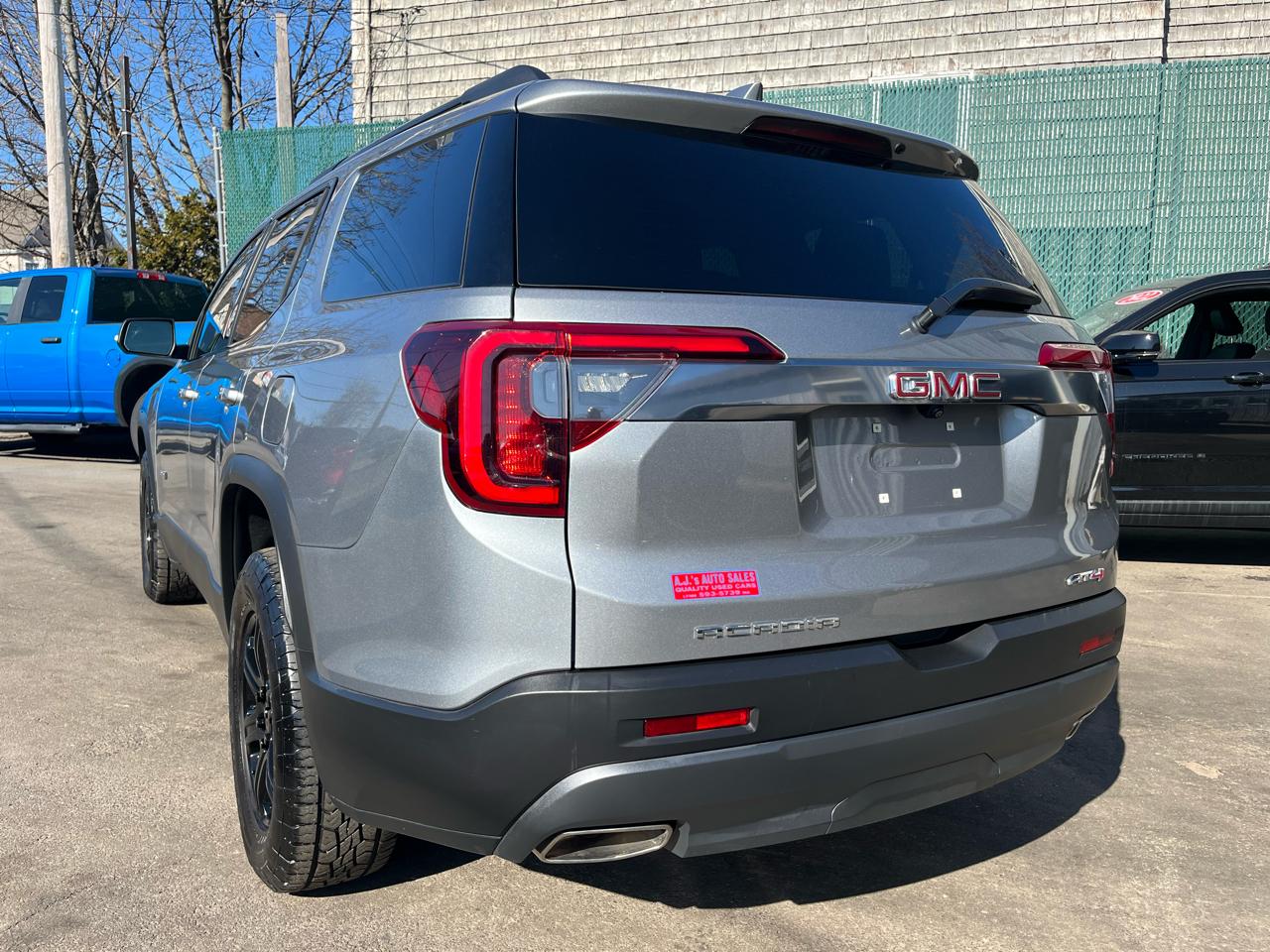 GMC Acadia AWD 4dr AT4 2023