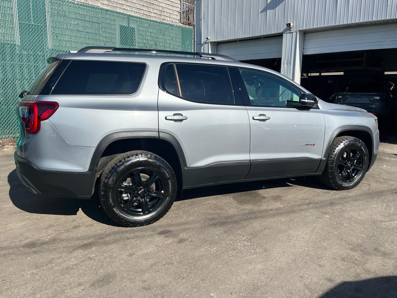 GMC Acadia AWD 4dr AT4 2023