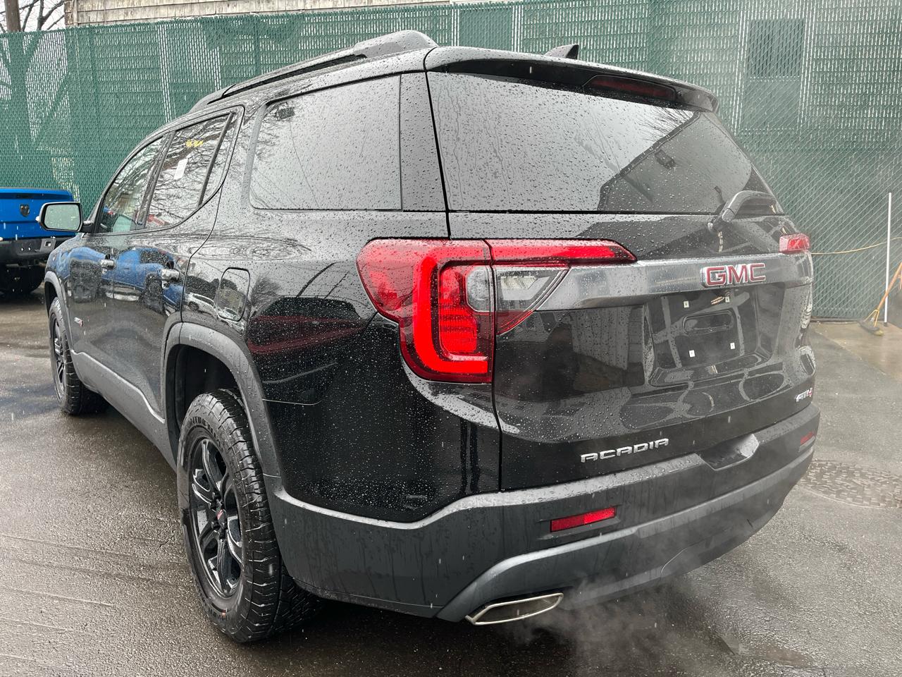 GMC Acadia AWD 4dr AT4 2023