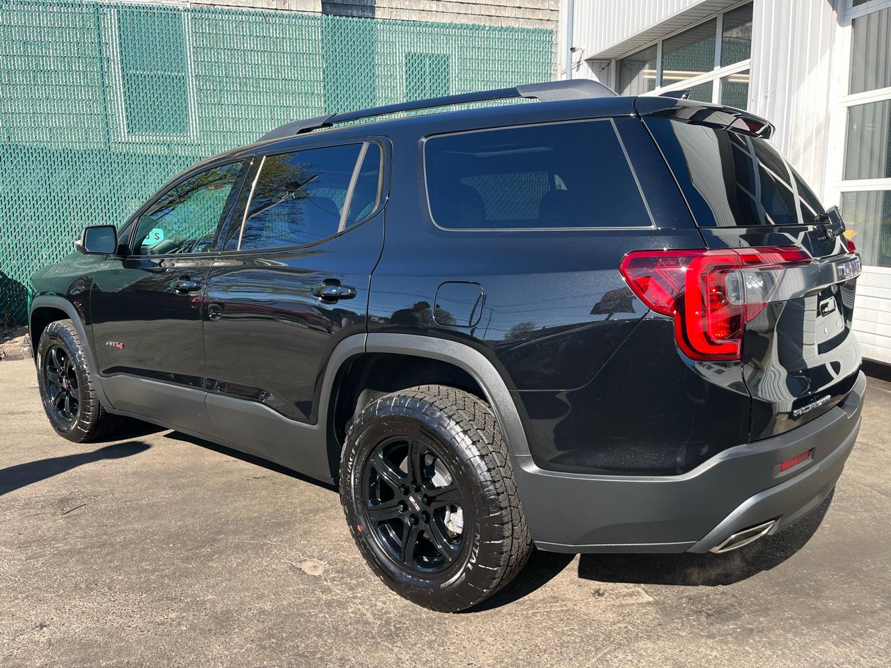 GMC Acadia AWD 4dr AT4 2023