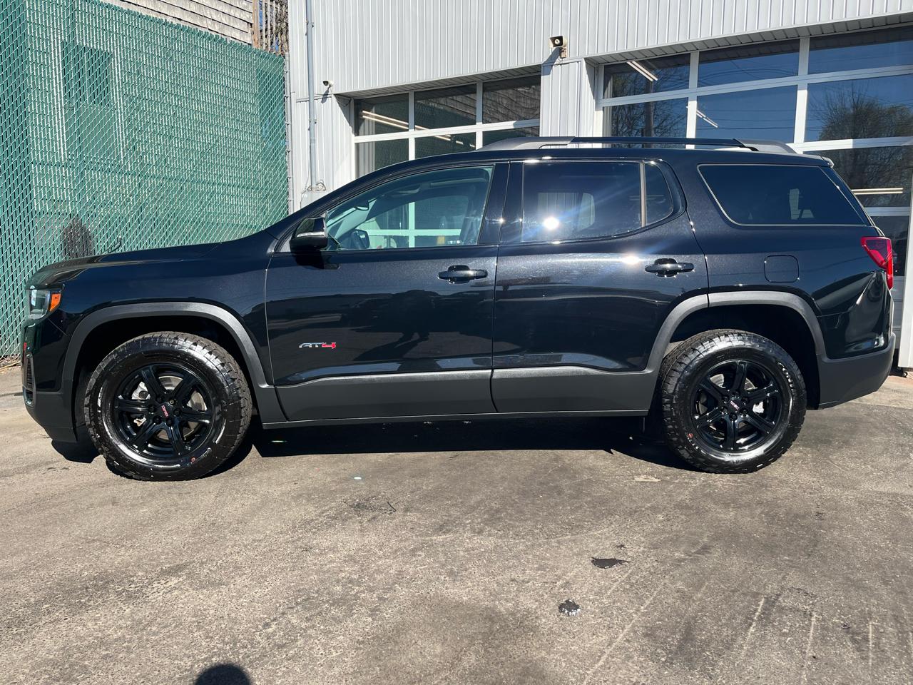 GMC Acadia AWD 4dr AT4 2023
