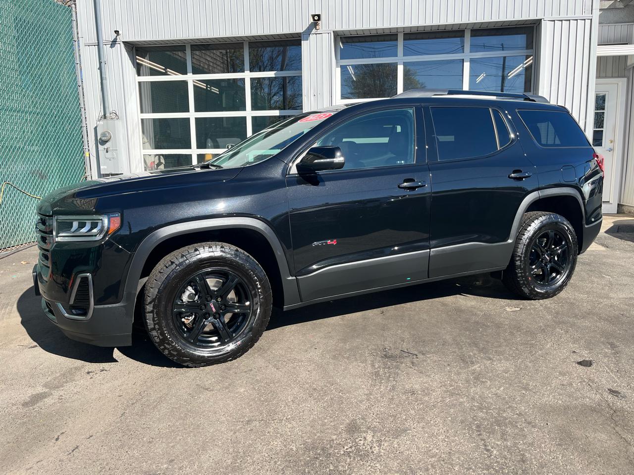 GMC Acadia AWD 4dr AT4 2023