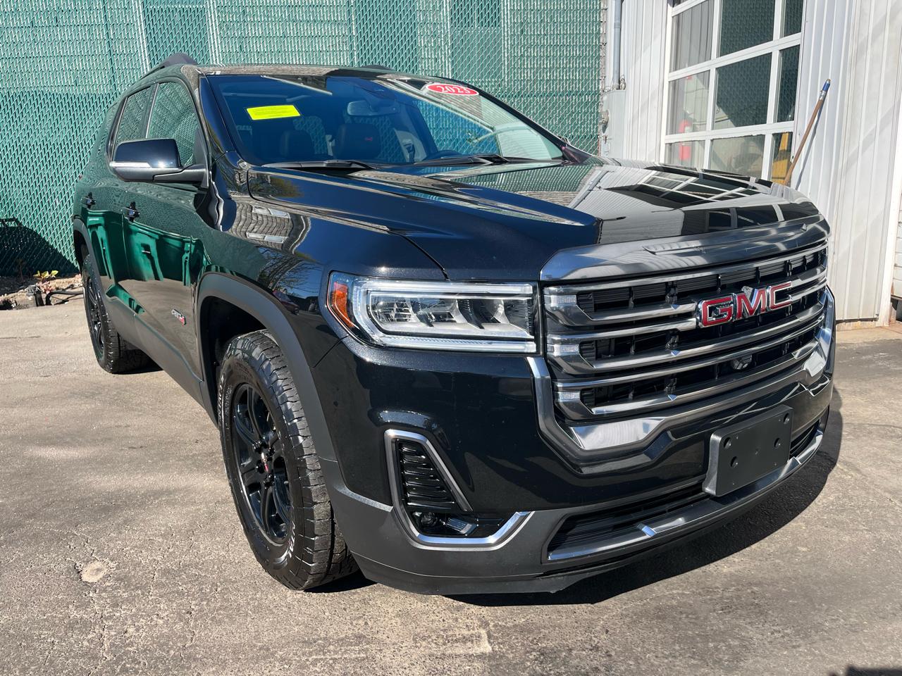 GMC Acadia AWD 4dr AT4 2023