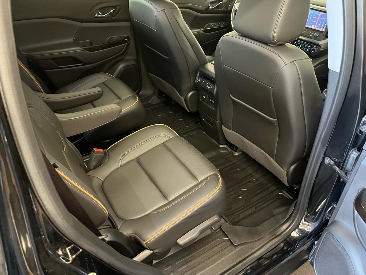 GMC Acadia AWD 4dr AT4 2023