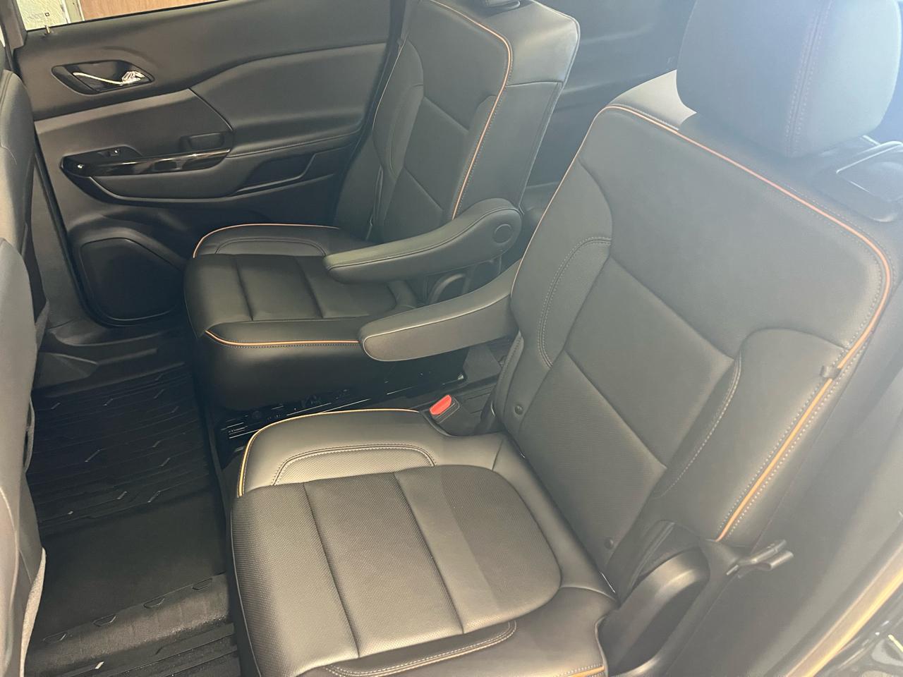 GMC Acadia AWD 4dr AT4 2023