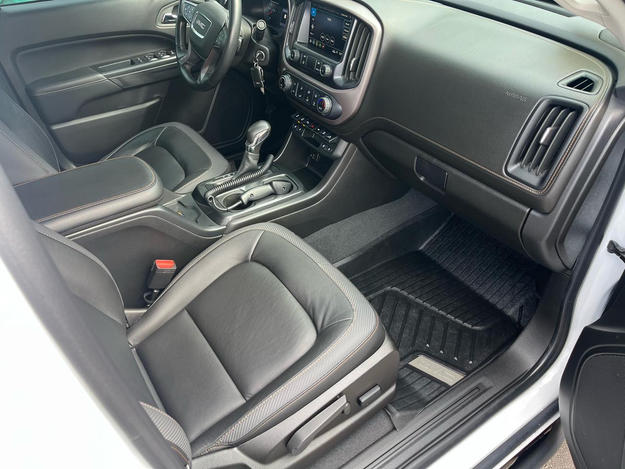 GMC Canyon 4WD Crew Cab 141" AT4 w/Leather 2022