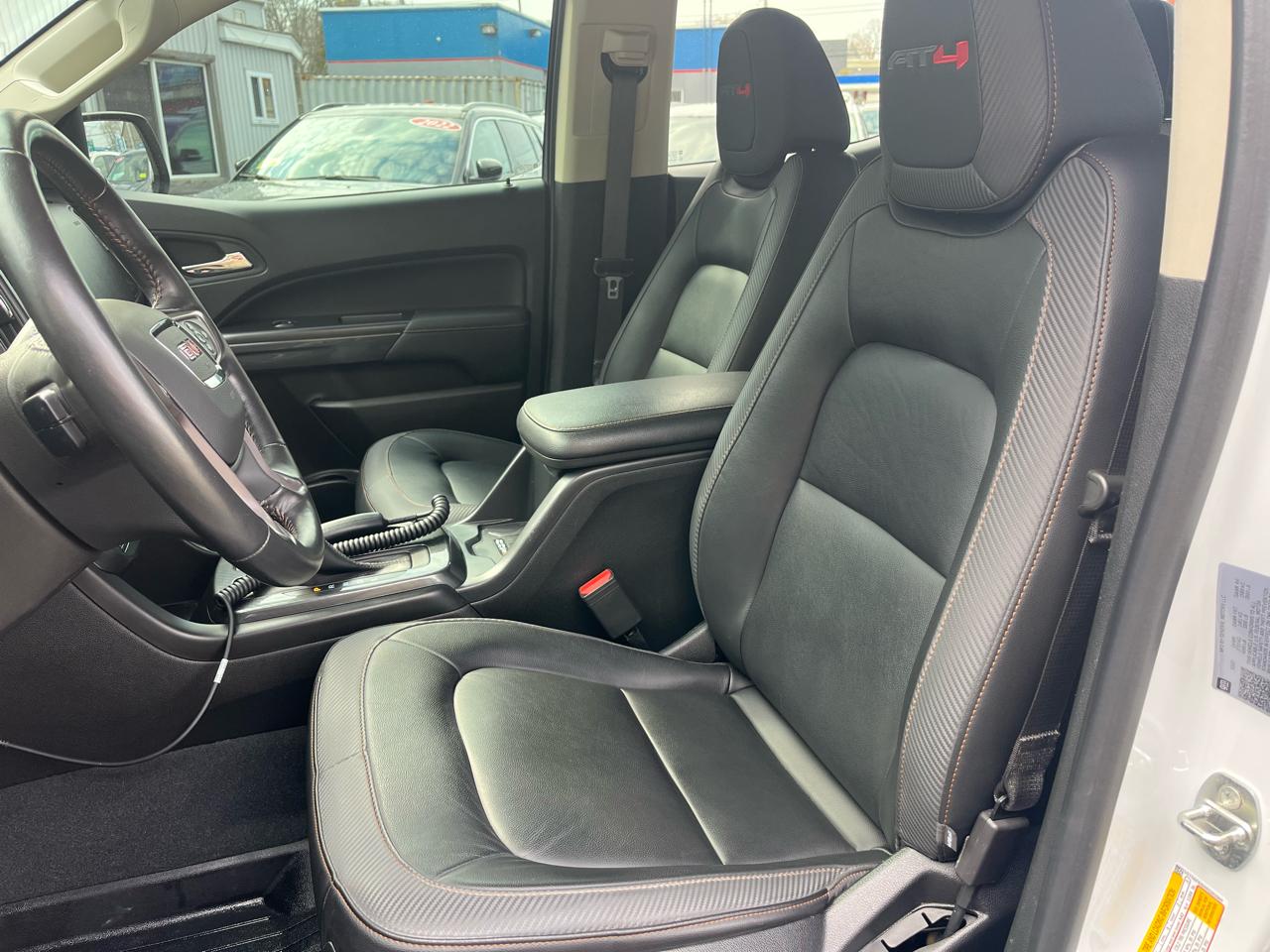 GMC Canyon 4WD Crew Cab 141" AT4 w/Leather 2022