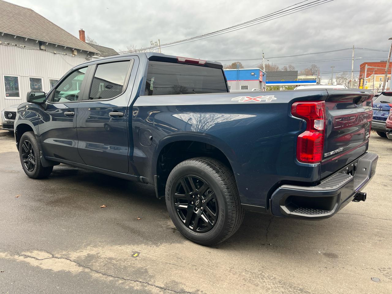 Chevrolet Silverado 1500 4WD Crew Cab 147" Custom 2022