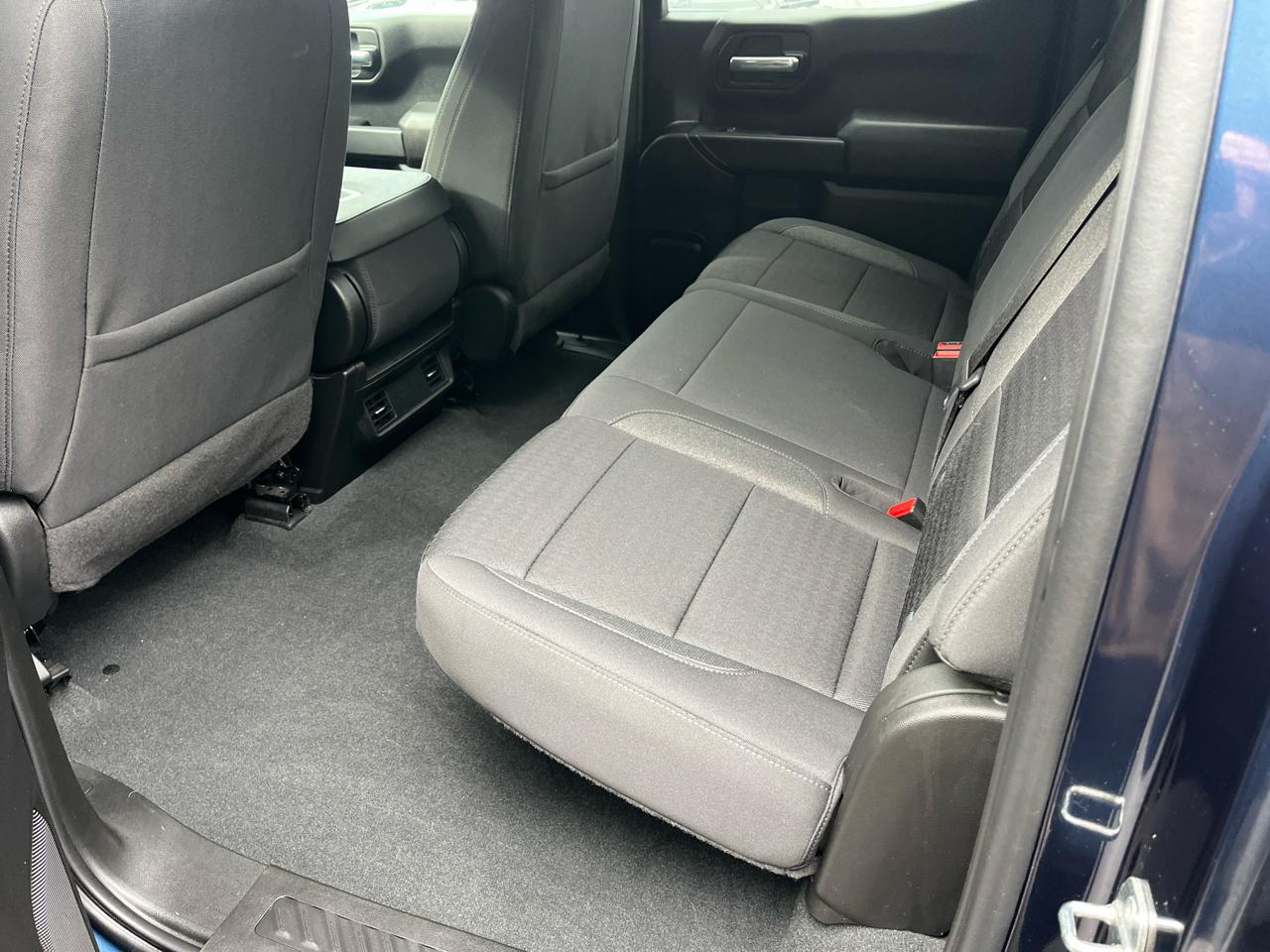 Chevrolet Silverado 1500 4WD Crew Cab 147" Custom 2022