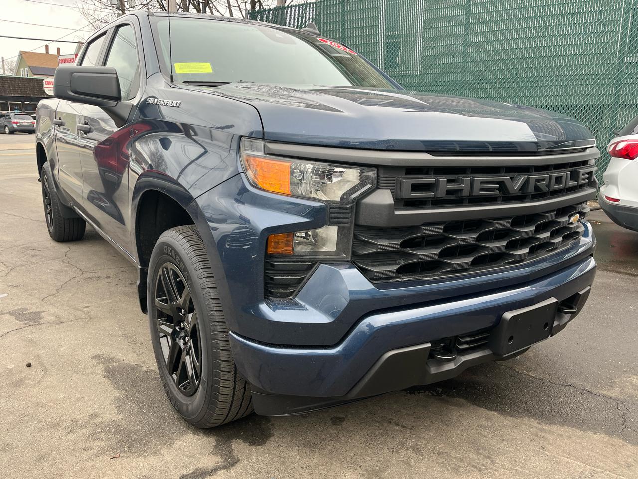 Chevrolet Silverado 1500 4WD Crew Cab 147" Custom 2022