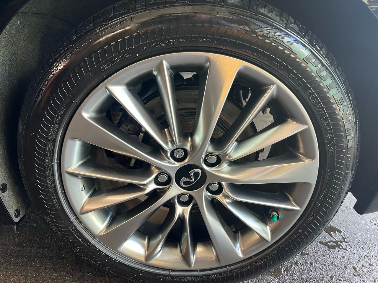Infiniti Q50 LUXE AWD 2023