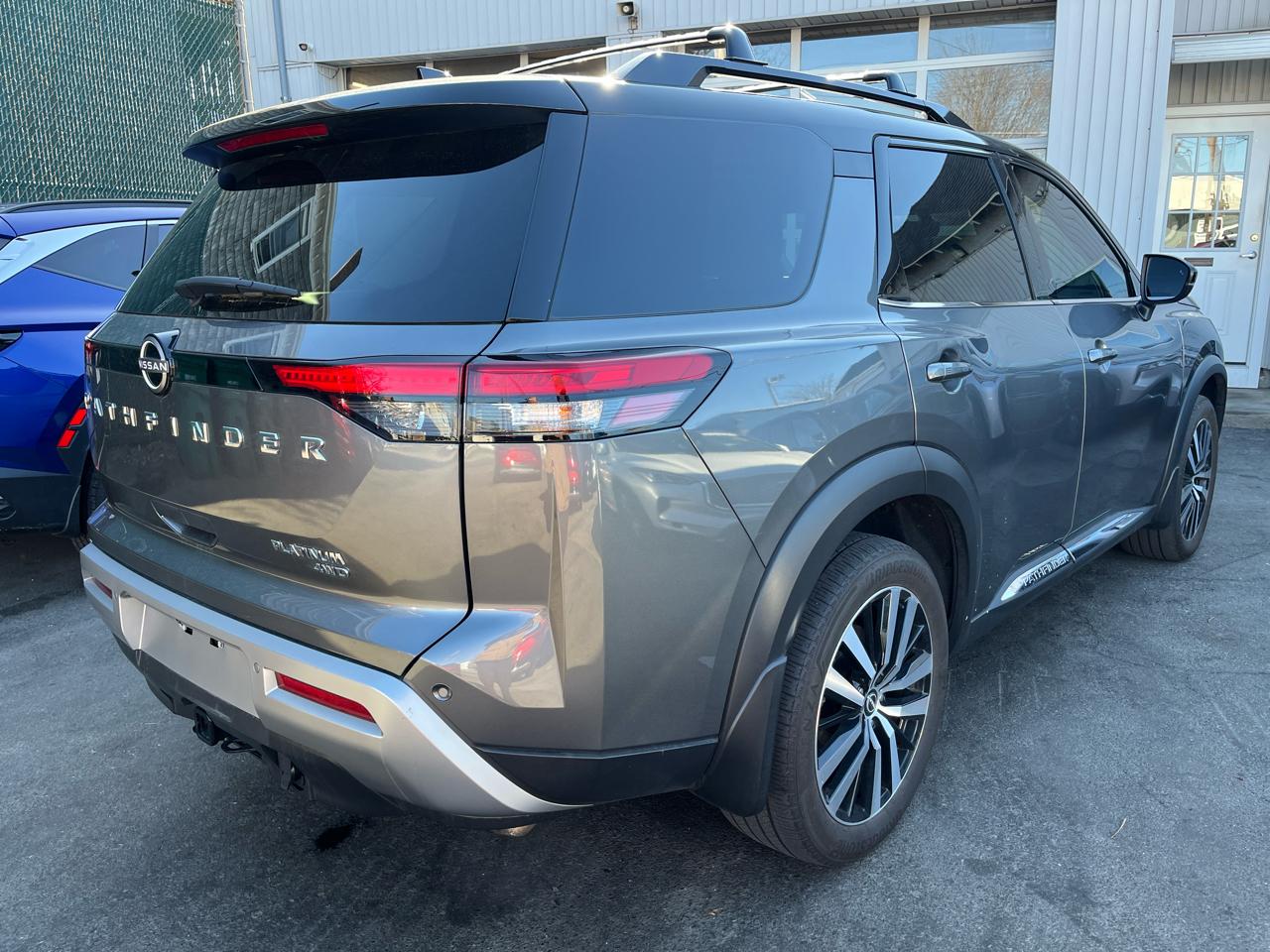 Nissan Pathfinder Platinum 4WD 2023