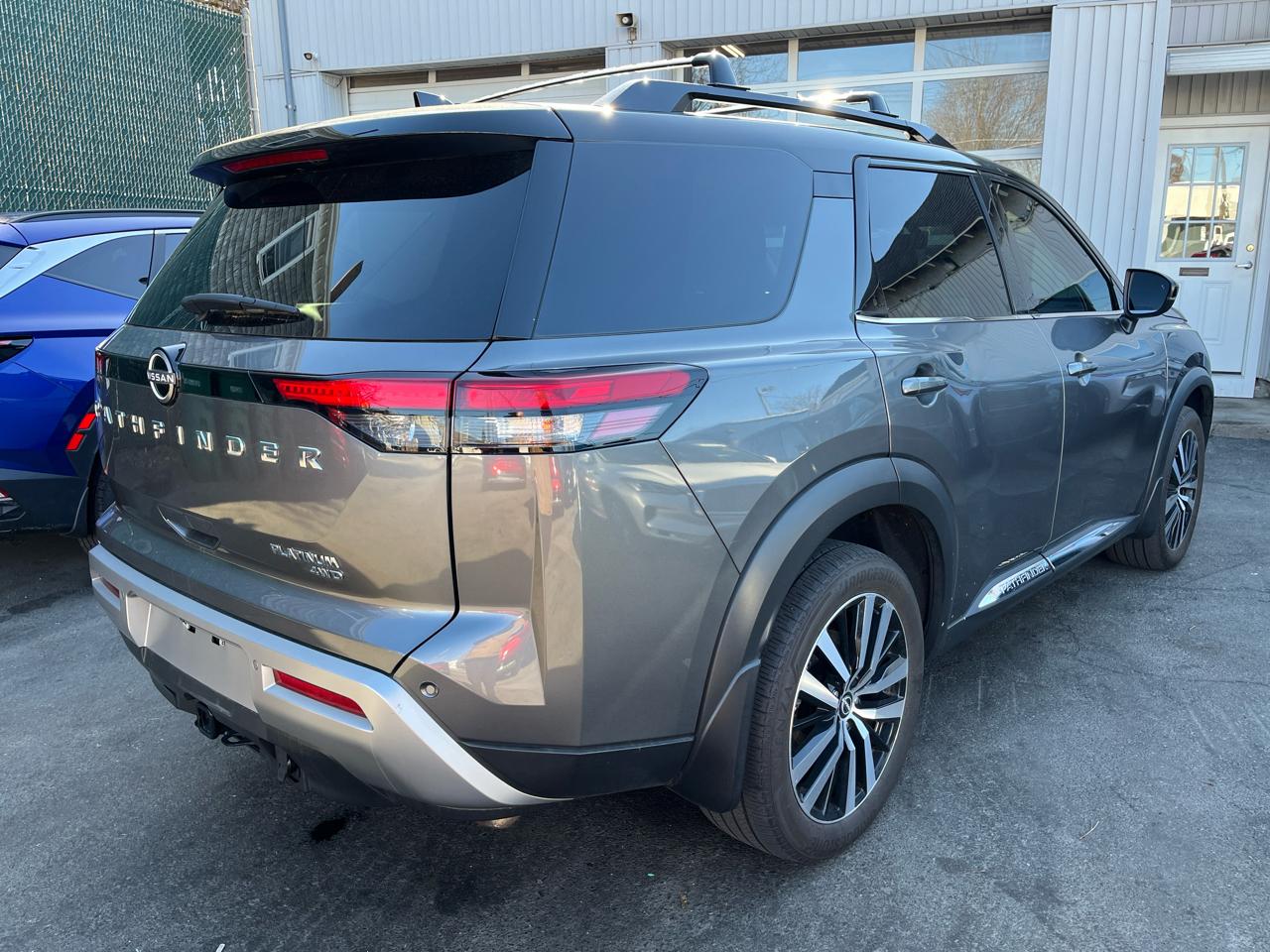 Nissan Pathfinder Platinum 4WD 2023