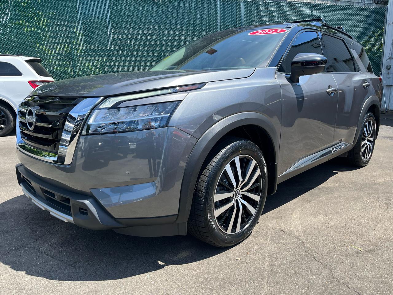 Nissan Pathfinder Platinum 4WD 2023