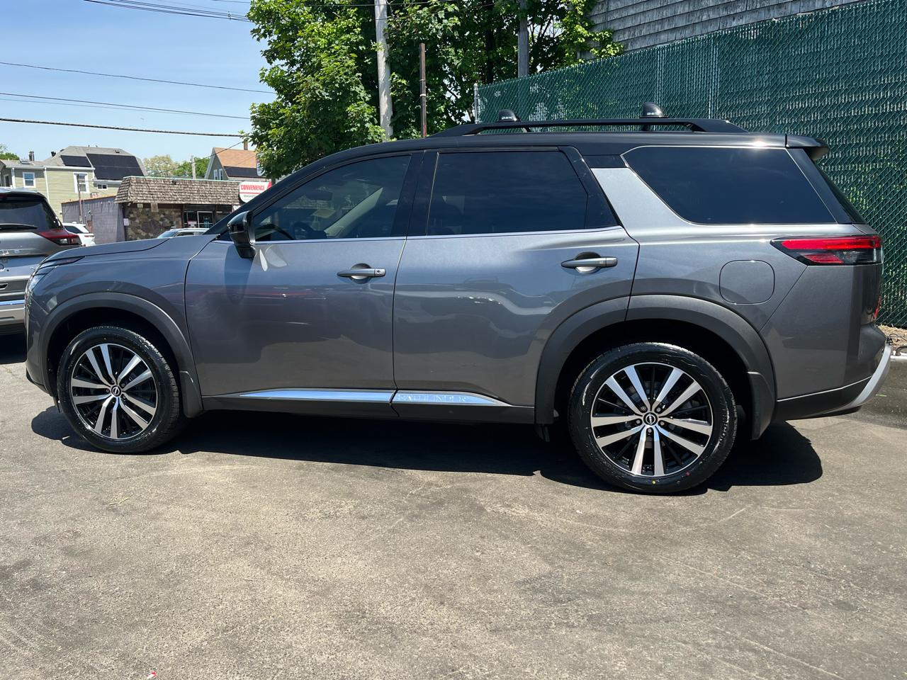 Nissan Pathfinder Platinum 4WD 2023
