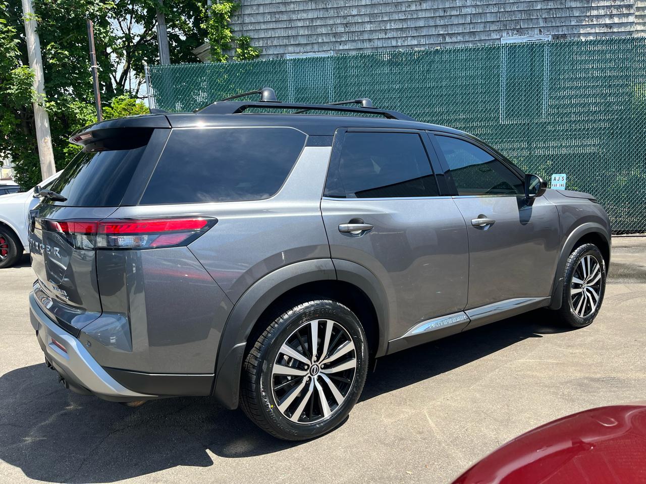 Nissan Pathfinder Platinum 4WD 2023