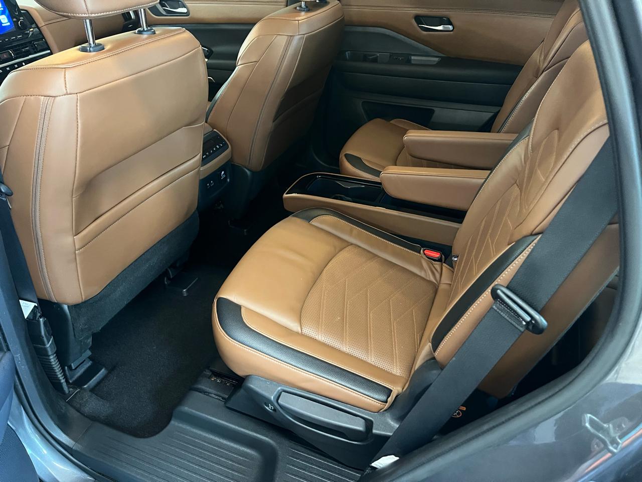 Nissan Pathfinder Platinum 4WD 2023