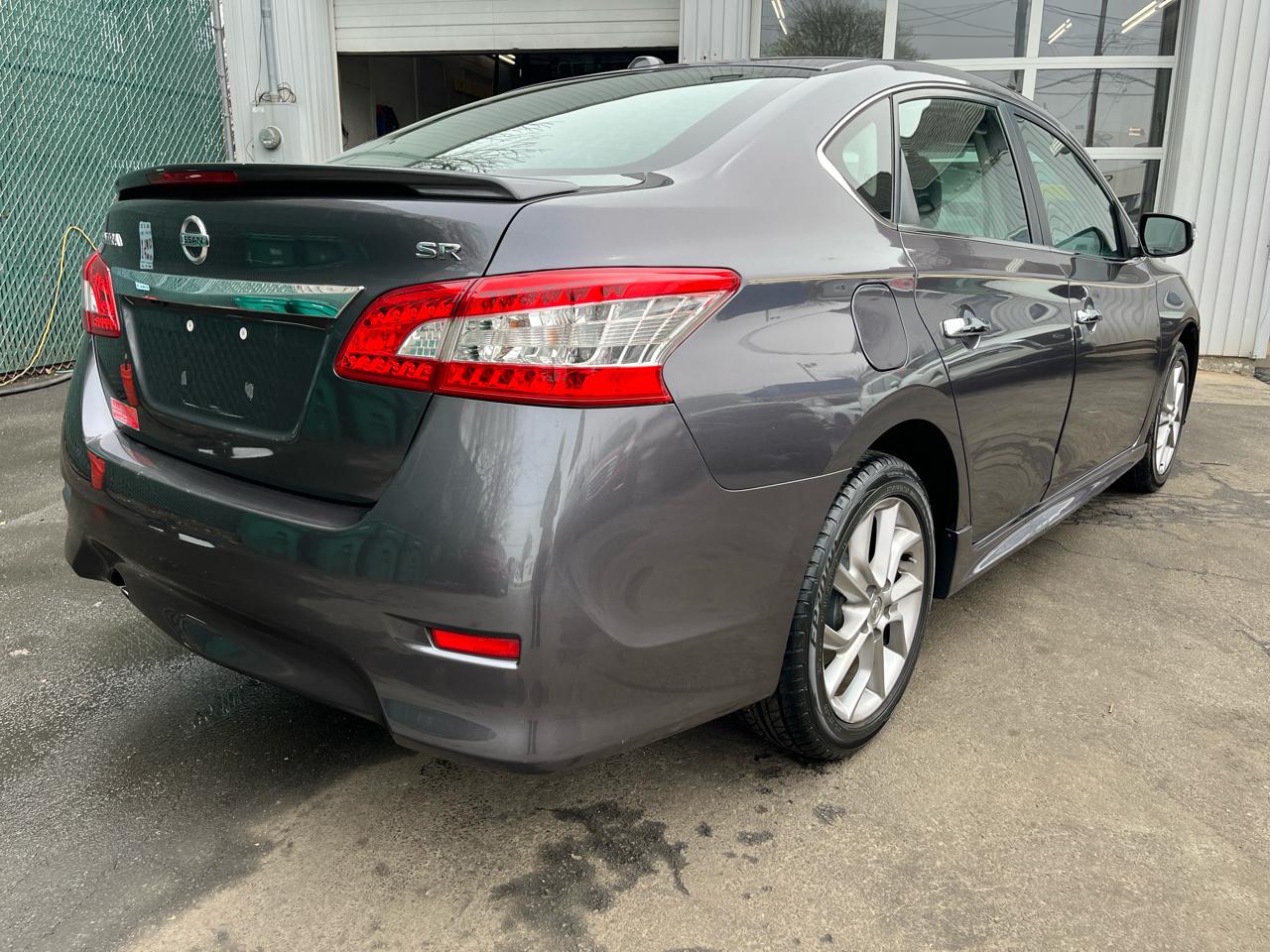 Nissan Sentra 4dr Sdn I4 CVT SR 2015