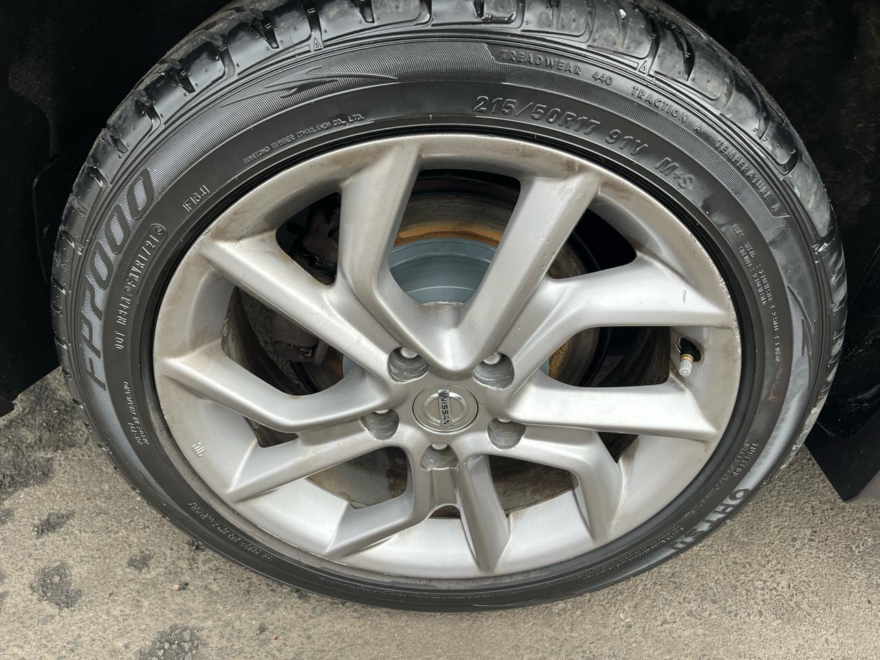 Nissan Sentra 4dr Sdn I4 CVT SR 2015