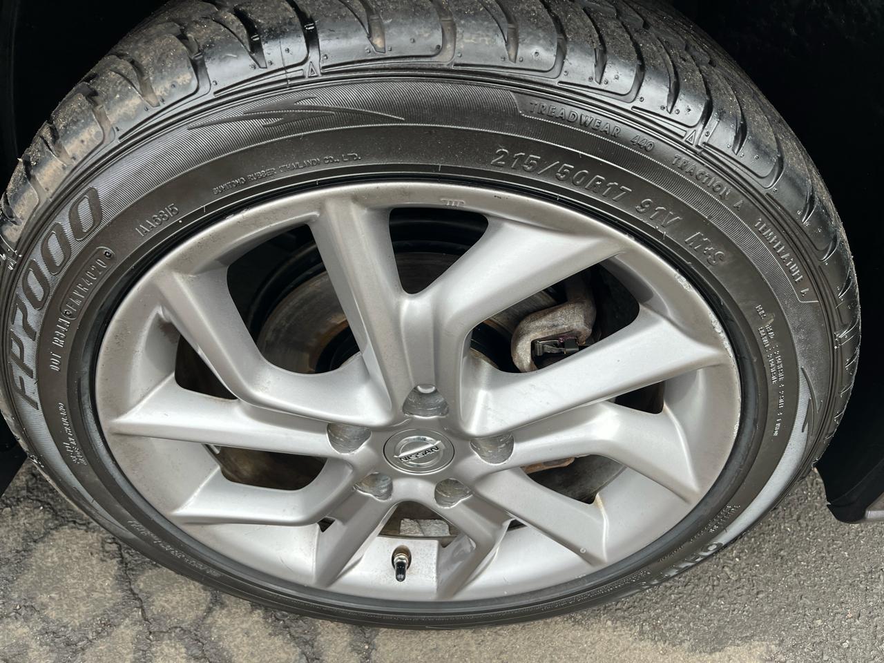 Nissan Sentra 4dr Sdn I4 CVT SR 2015