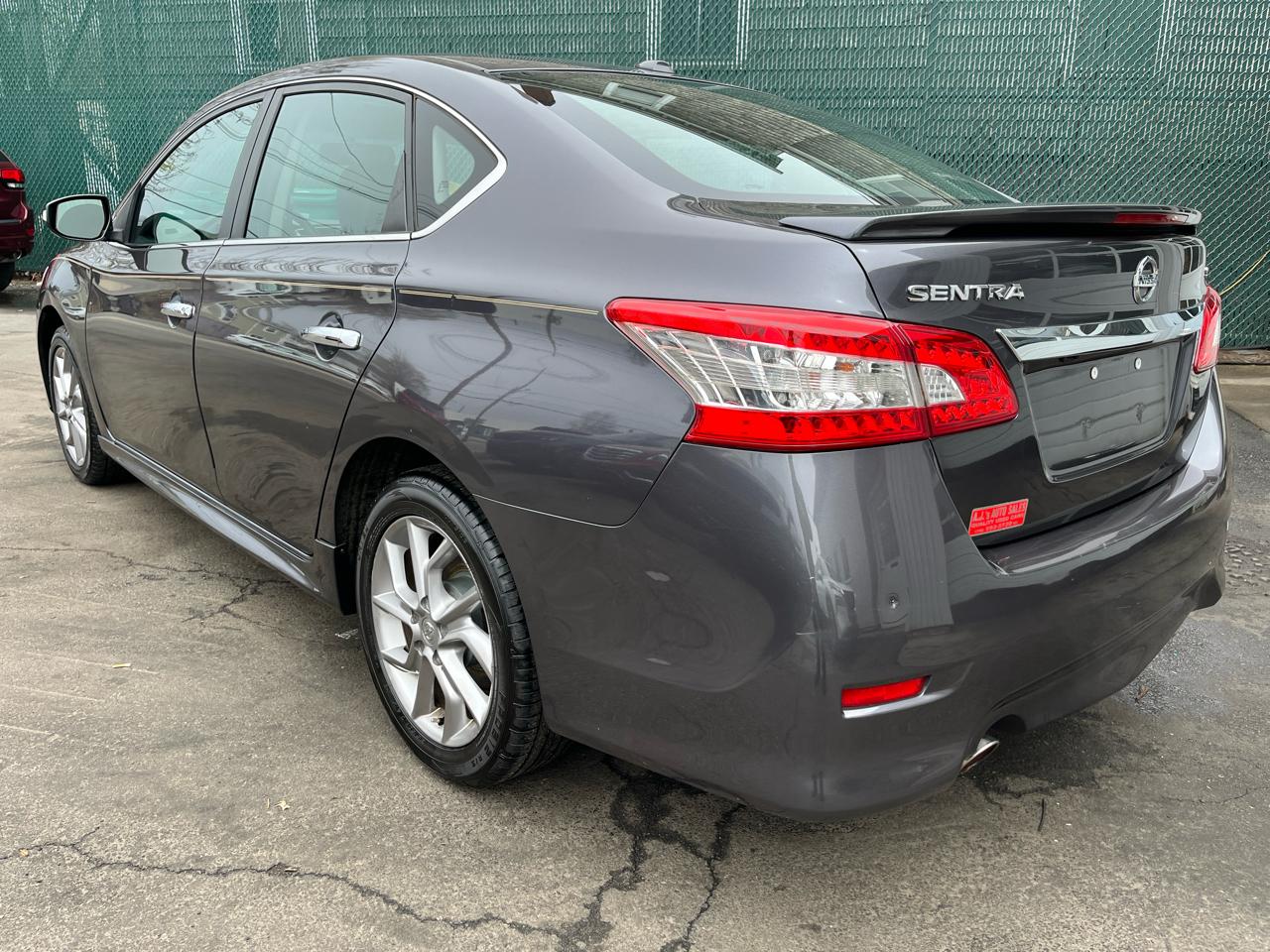Nissan Sentra 4dr Sdn I4 CVT SR 2015