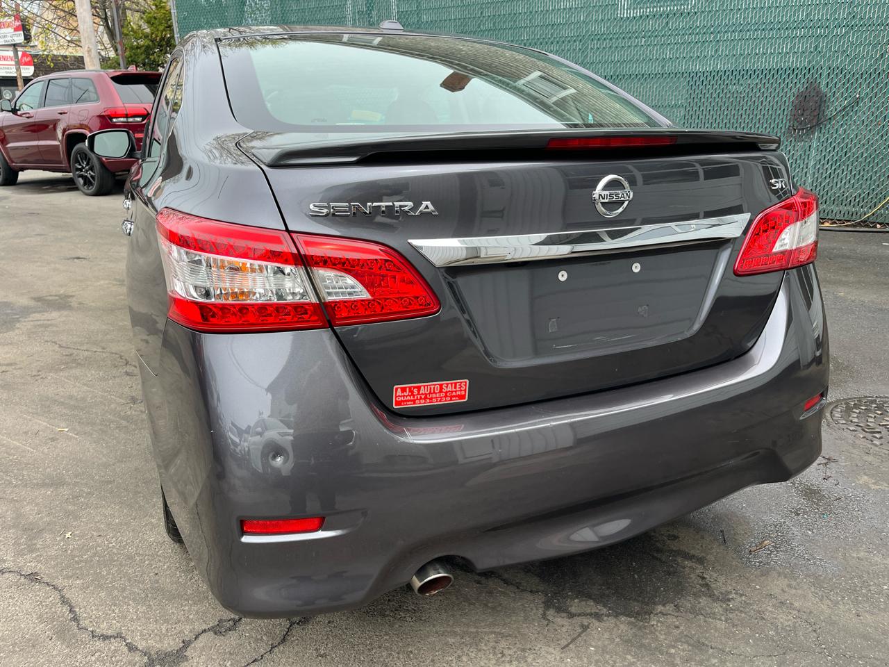 Nissan Sentra 4dr Sdn I4 CVT SR 2015