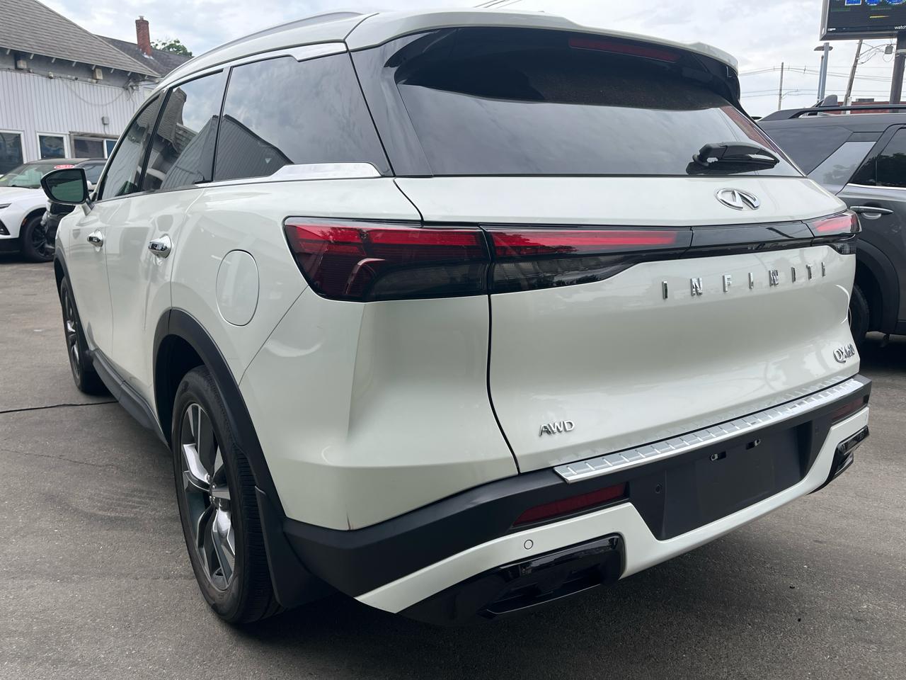 Infiniti QX60 LUXE AWD 2023