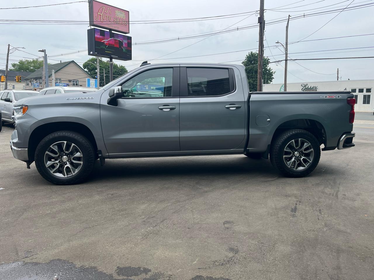 Chevrolet Silverado 1500 4WD Crew Cab 147" LT w/2FL 2023