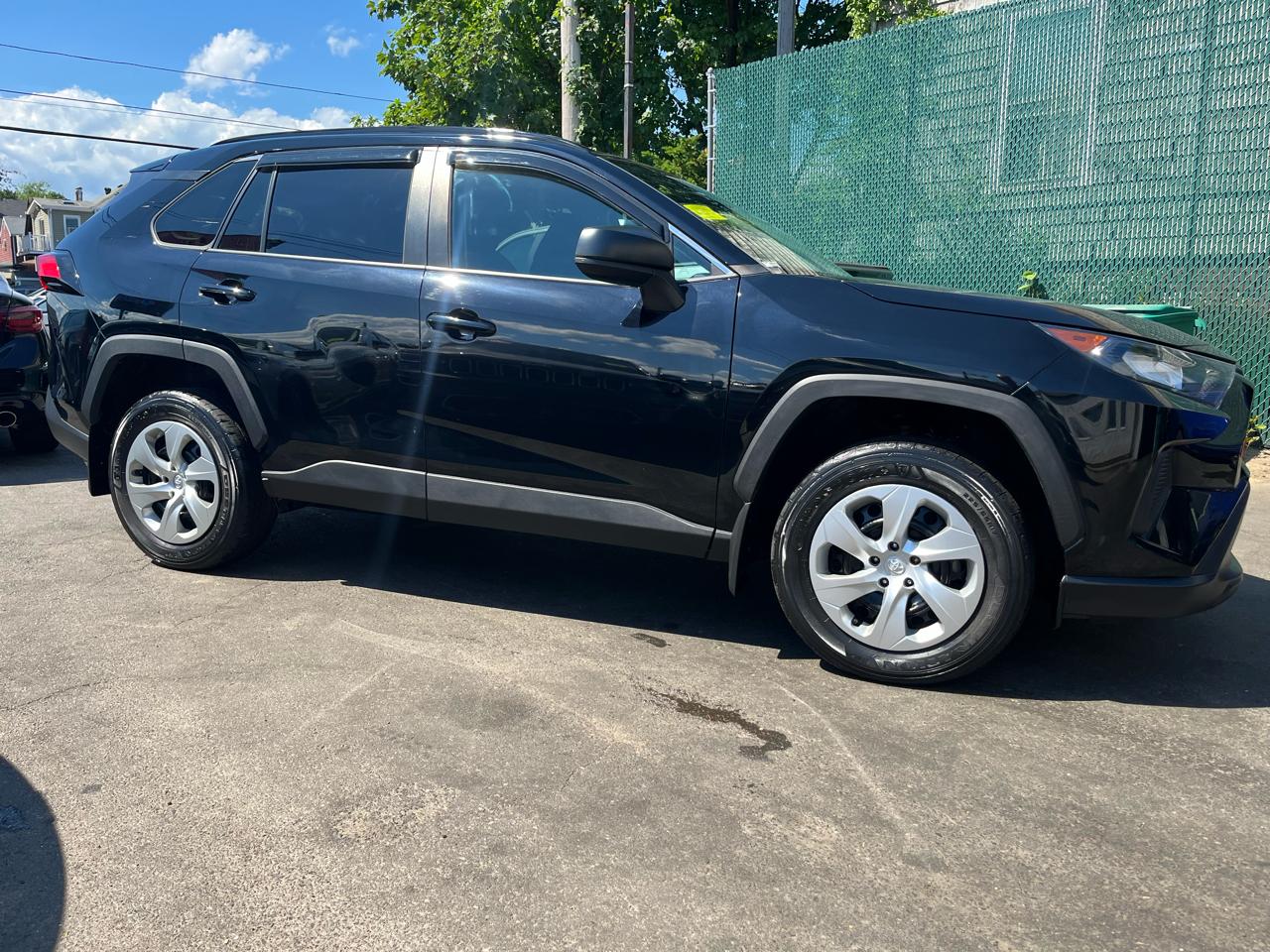 Toyota RAV4 LE AWD (Natl) 2021